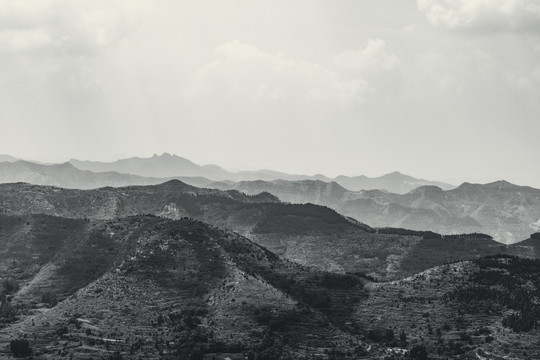 水墨山