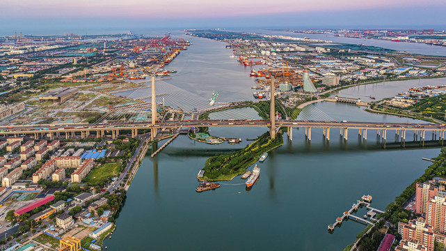 天津海河大桥与天津港