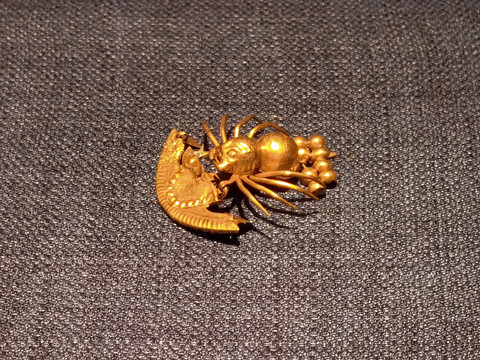蜘蛛与蛛卵形状黄金首饰