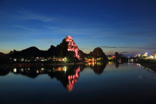 叠彩山夜景