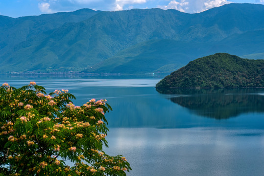 泸沽湖