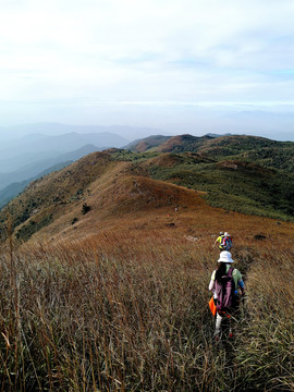 山梁登山队