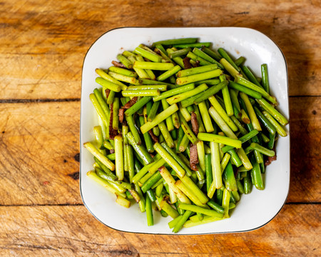 蒜苔的食用方法蒜苔炒肉