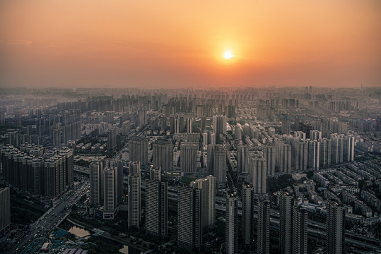 夕阳下的城市