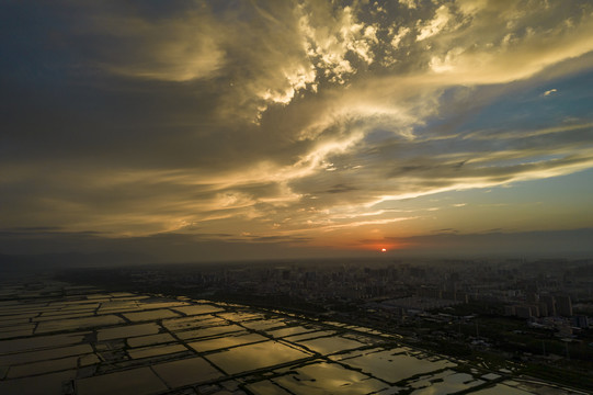 山西运城盐湖夕阳