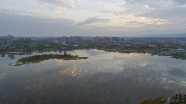 天府新区兴隆湖畔