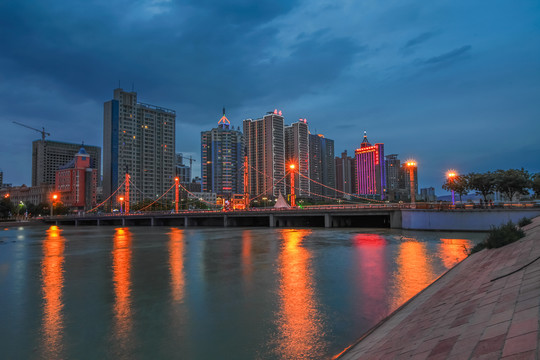 库尔勒市孔雀河夜景