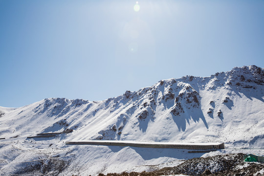 独库公路雪山