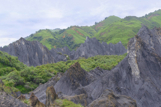 川西八美墨石公园土石林