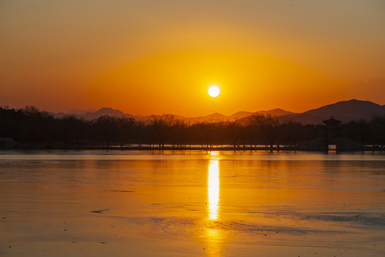 颐和园夕阳