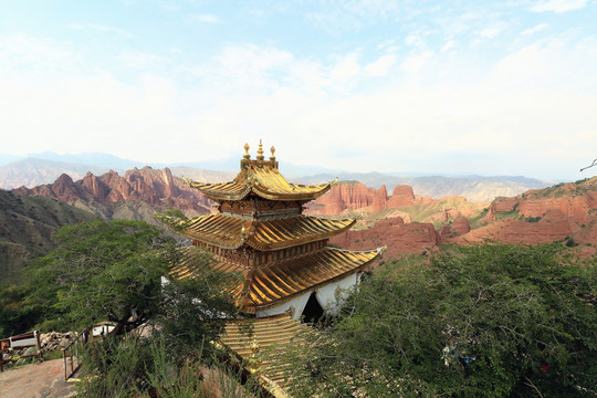 青海海南坎布拉丹霞阿琼南宗寺