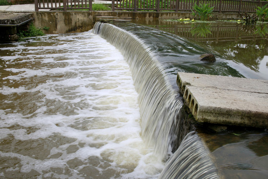 小河淌水