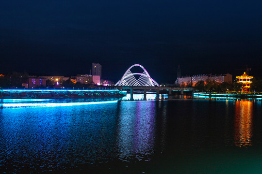 海兰江夜景