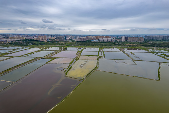 雨后的山西运城盐湖