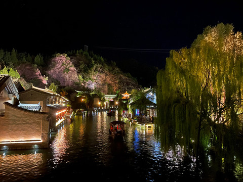 水镇夜景