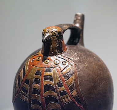 神鸟形陶瓶
