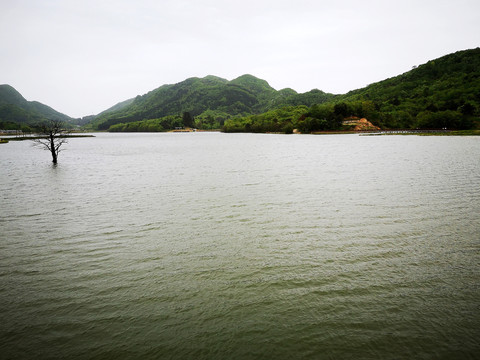 高山湖泊