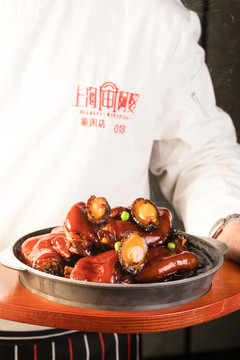 鮑魚悶豬手
