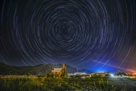 贺兰山铁马星轨