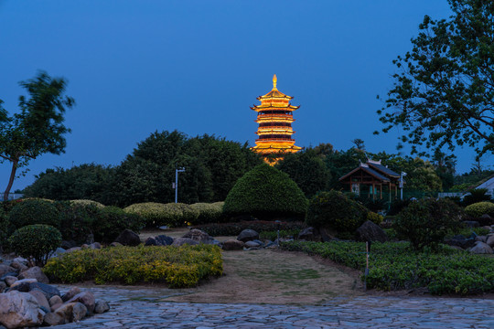 厦门市园博苑杏林阁夜景