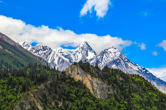 宋东巴热神山