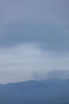 雨后的山峰