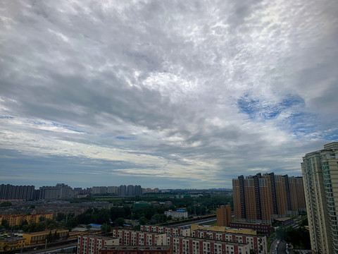 雨后城市