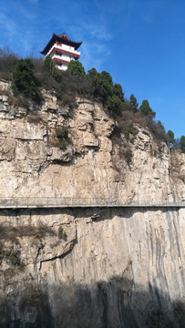 茱萸峰玻璃栈道