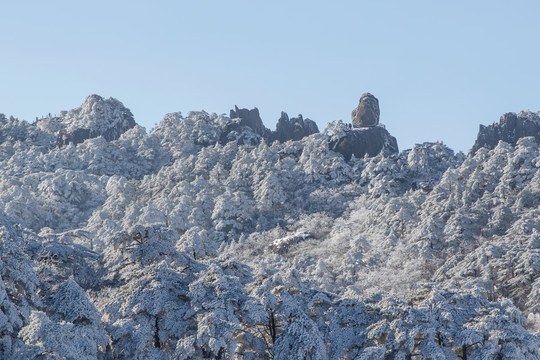 黄山飞来石