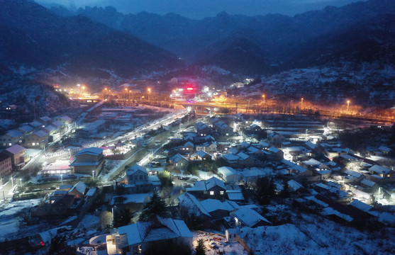 山村雪景