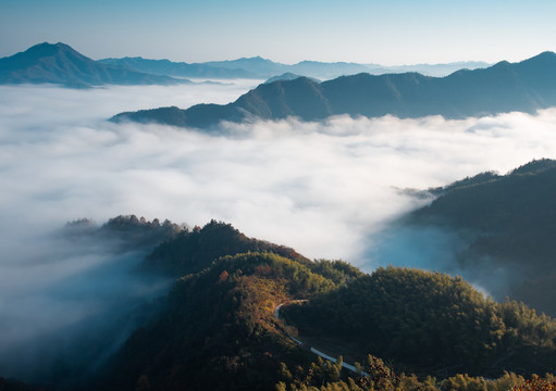 山里日出