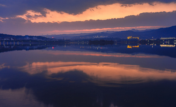 湖景