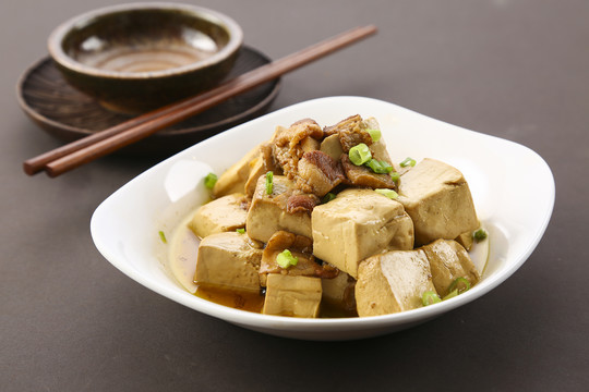 小炒肉炖豆腐