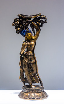 合金铜树女神女立像