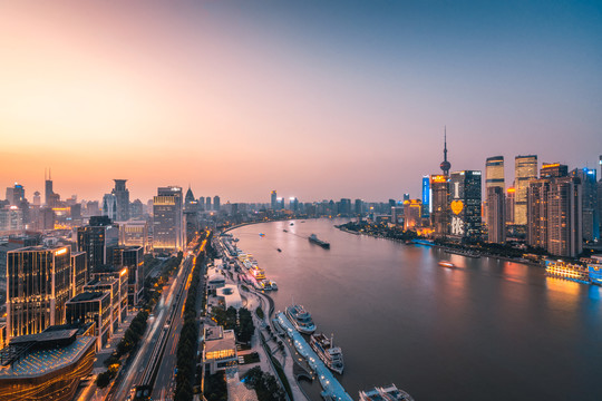 上海黄浦江陆家嘴夜景全景