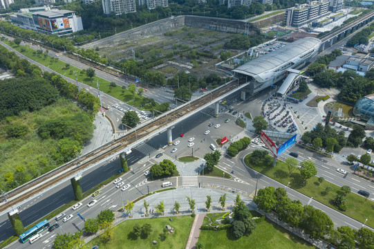 重庆大学城地铁站枢纽站