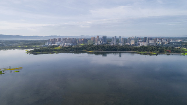 天府新区兴隆湖畔