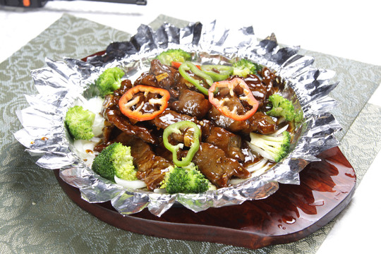 鐵板黑椒牛仔骨