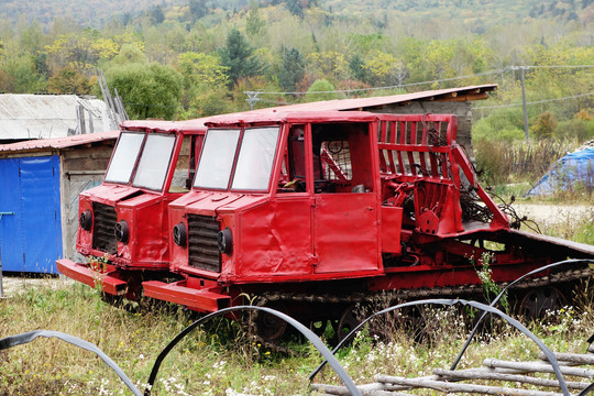 吉林八家子林场收藏的集材拖拉机