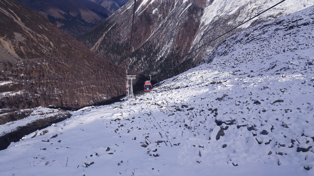 雪山缆车