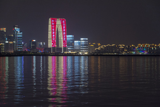 金鸡湖东方之门建筑夜景