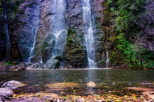 山涧溪水