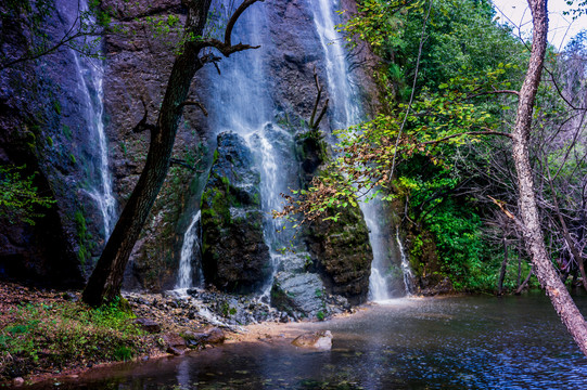 山涧溪水