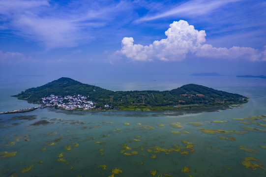 航拍苏州西山太湖阴山岛