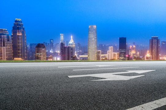 前进的道路和天津城市建筑夜景