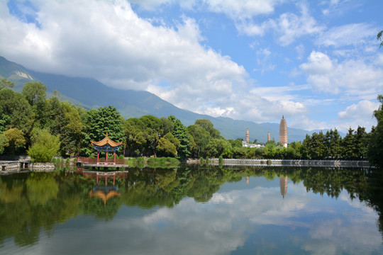 三塔寺风光