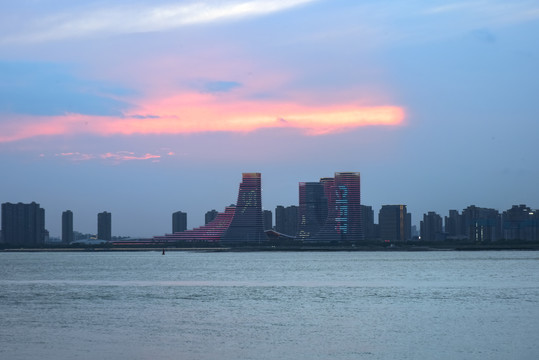 厦门海湾黄昏夜景