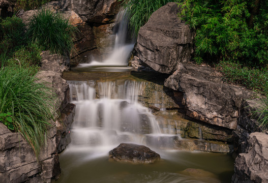 广东佛山千灯湖公园溪水风景