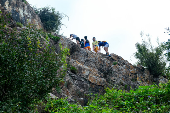 登山的游客