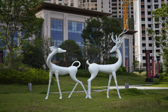 抽象白鹿雕塑BY泉州江之南